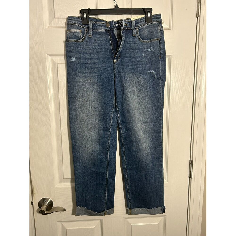 NWT Universal Thread High Rise Straight Crop Waist Distressed Medium Wash